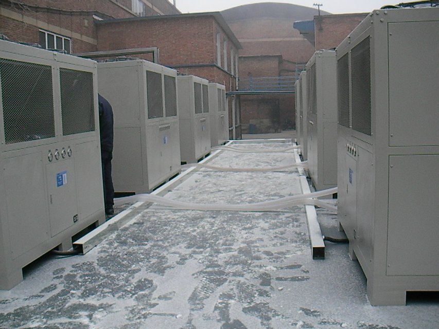 电线电缆行业专用风冷式冷水机使用现场